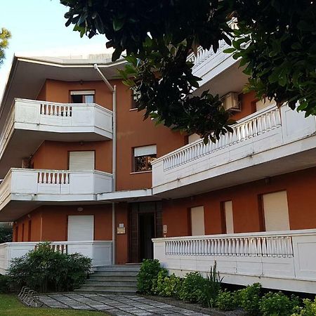 Appartamento Magnolia Lignano Sabbiadoro Luaran gambar