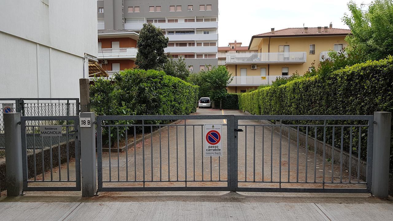 Appartamento Magnolia Lignano Sabbiadoro Luaran gambar